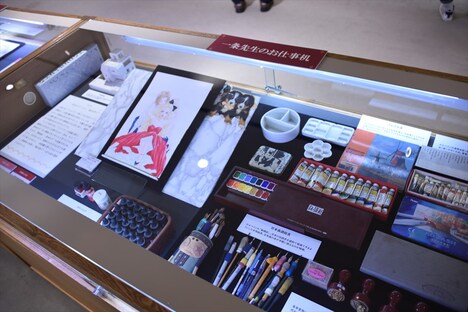 展示スペースより、「一条先生のお仕事机」のコーナー。