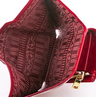 セイバーモデルの財布。