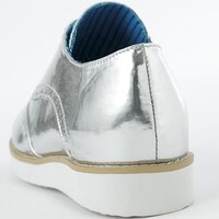 ガウェインモデルのシューズ。