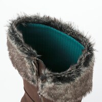 アーチャーモデルのシューズ。