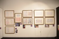 「ボンズ20周年記念展」の様子。逢坂浩司作品展示ゾーン。