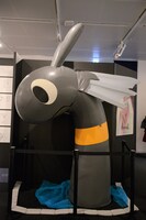 「ボンズ20周年記念展」の様子。「ひそねとまそたん」のまそたん。