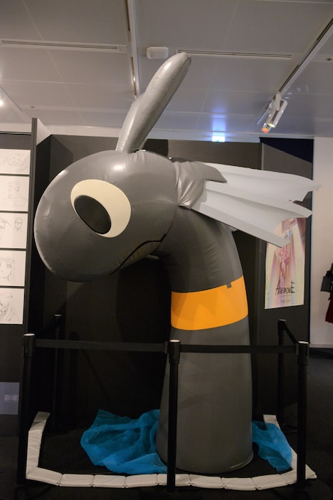 「ボンズ20周年記念展」の様子。「ひそねとまそたん」のまそたん。