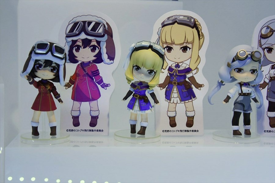 左から「Figuarts mini キリエ」、「Figuarts mini エンマ」、「Figuarts mini ケイト」。
