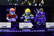 左から「SDX アイアンリーガー マグナムエース＆ゴールドマスク」、「SDX アイアンリーガー マッハウィンディ＆ゴールドフット」、「SDK アイアンリーガー 極十郎太＆ゴールドアーム」。