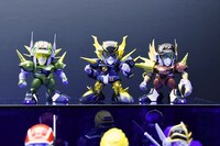 左から「SDX アイアンリーガー マグナムエース＆ゴールドマスク」、「SDX アイアンリーガー マッハウィンディ＆ゴールドフット」、「SDK アイアンリーガー 極十郎太＆ゴールドアーム」。