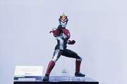 「S.H.Figuarts ウルトラマンブル フレイム」