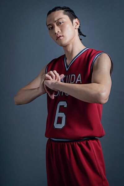 橋本全一扮する灰崎祥吾。