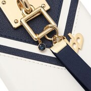 和泉一織モデルのスマートフォンケース。