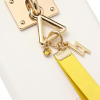 六弥ナギモデルのスマートフォンケース。