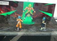 会場に展示されている「ドラゴンボール」シリーズのフィギュア。