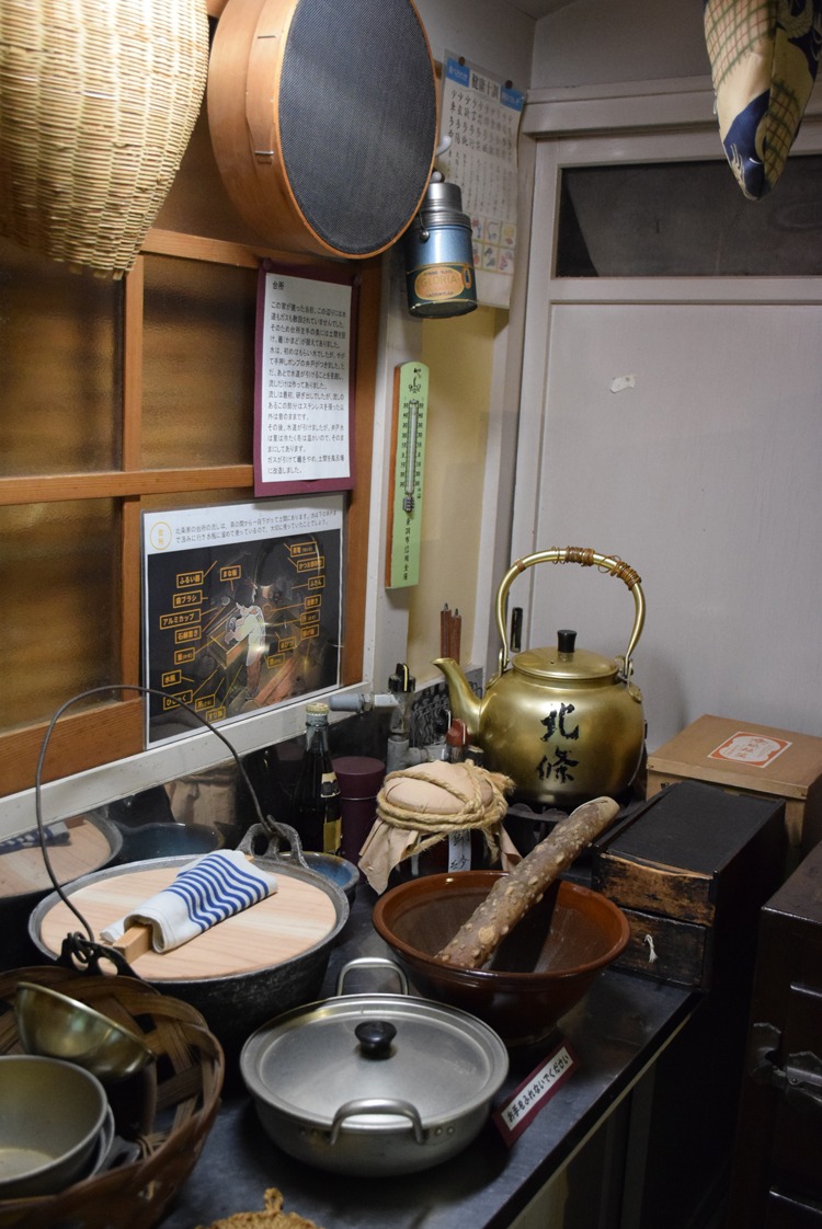 台所の再現展示。(c)昭和のくらし博物館