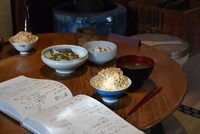 食事（楠公飯）の再現展示。(c)昭和のくらし博物館