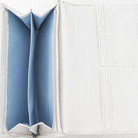 インデックスモデルの長財布。