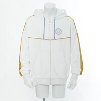 インデックスモデルのパーカー。