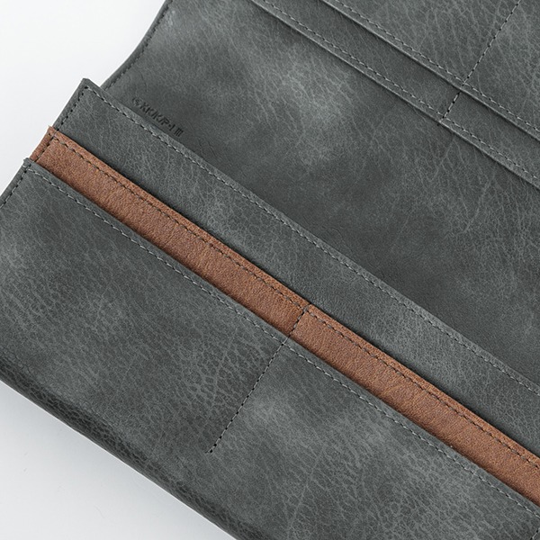 御坂美琴モデルの長財布。