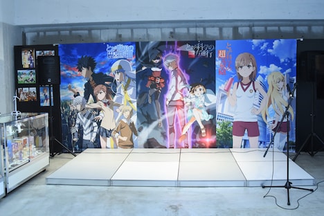 トークショーが行われるステージ。