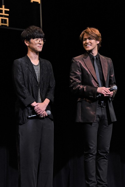 左から櫻井孝宏、宮野真守。