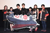 「『宇宙戦艦ヤマト2202 愛の戦士たち』第六章『回生篇』」公開記念舞台挨拶の様子。左から福井晴敏、中村繪里子、細谷佳正、山寺宏一、黒沢ともよ、小宮有紗、羽原信義。