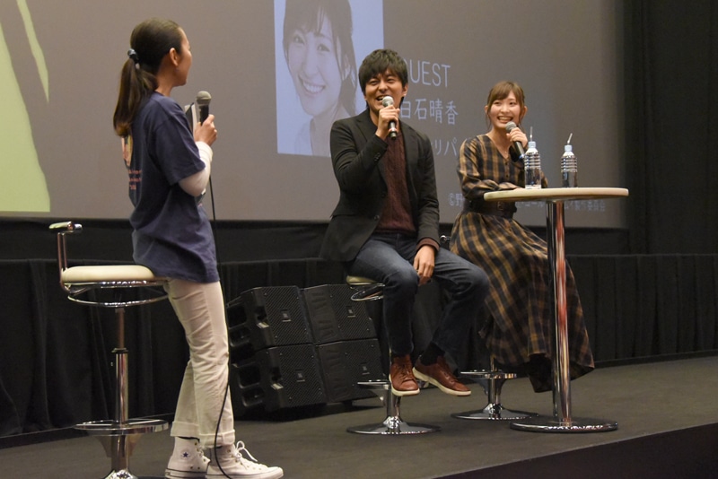 「ゴールデンカムイ」のセレクション上映会とトークイベントに参加した小林親弘（中央）、白石晴香（右）。
