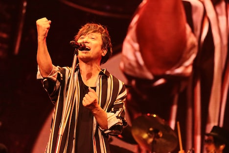 岡野昭仁（ポルノグラフィティ）（撮影：山内洋枝）