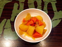 この日提供されたフードメニュー「銀子の肉じゃが」。