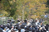 立山秋航率いるゆるキャン△アコースティックバンド。