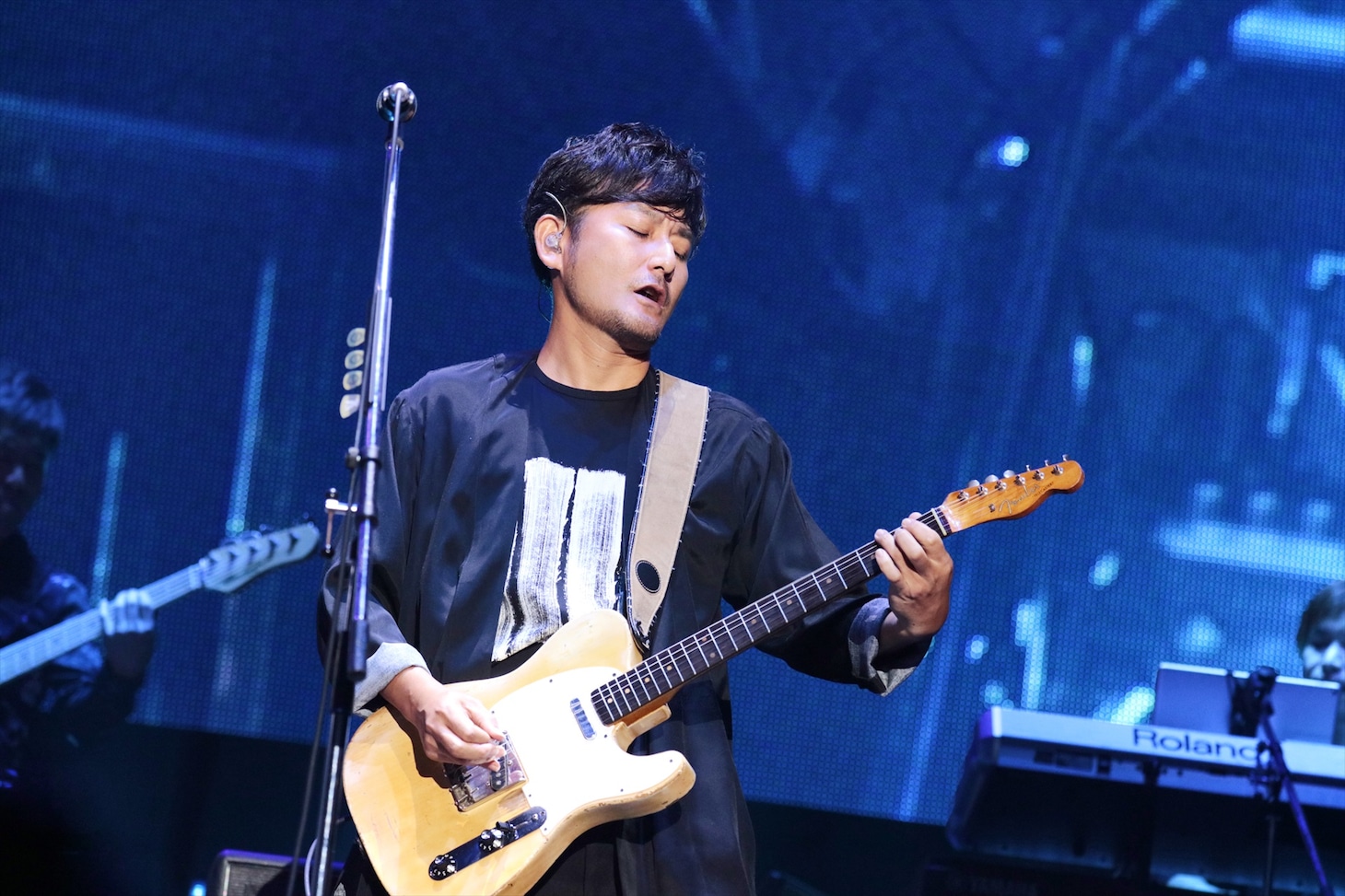 新藤晴一（ポルノグラフィティ）（撮影：山内洋枝）