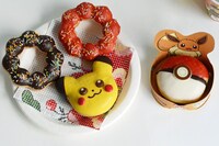「ミスド ポケモン ドーナツ」と、クリスマス期間限定のドーナツ。