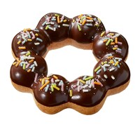 11月9日から12月25日まで展開されるクリスマス期間限定のドーナツ「ポン・デ・リース チョコレートスノー」。「ミスド ポケモン ドーナツ」の「お持ち帰りで会おう！セット」でも選ぶことができる。