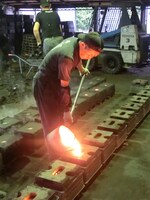 「南部鉄器 鉄瓶ZAKU」の制作工程。