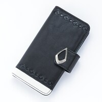 黒のアサシンモデルのスマートフォンケース。