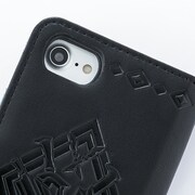 黒のアサシンモデルのスマートフォンケース。