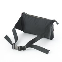 黒のアサシンモデルのバッグ。