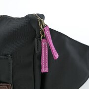 黒のアサシンモデルのバッグ。