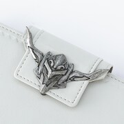 赤のセイバーモデルのスマートフォンケース。