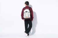 赤のセイバーモデルの着用例。