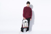 赤のセイバーモデルの着用例。