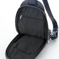 ルーラーモデルのバッグ。