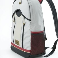 赤のセイバーモデルのバッグ。