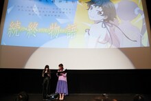 「続・終物語」の初日舞台挨拶の様子。左から喜多村英梨、井口裕香。