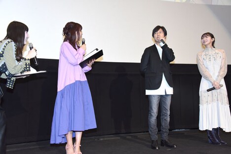 「続・終物語」の初日舞台挨拶の様子。