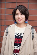 田代早苗役の真魚。