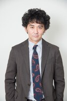 結城弘人役の村上淳。