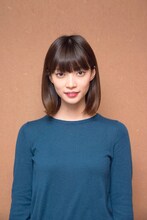 江口茜役の田中真琴。