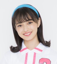 上國料萌衣扮する早川みどり。