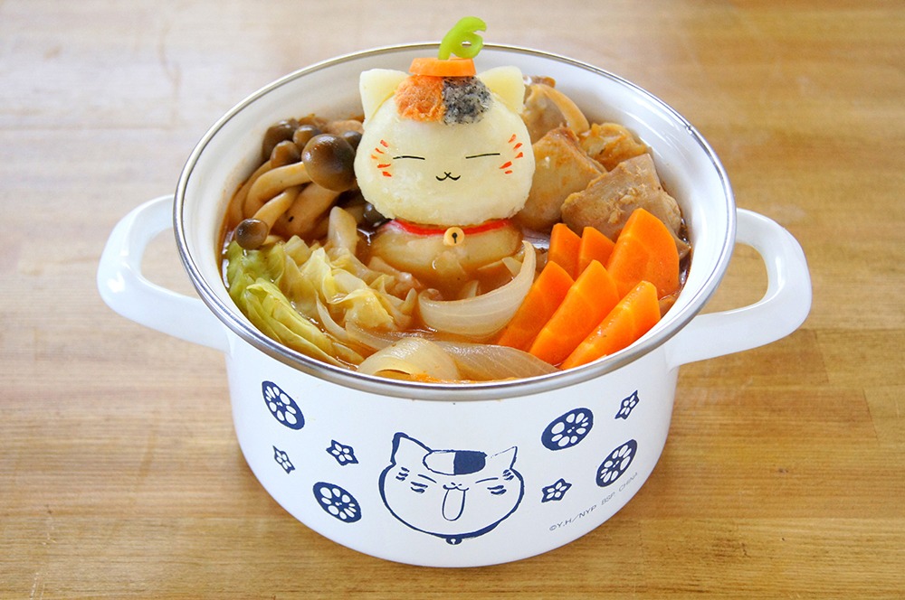 「一番くじ 夏目友人帳～ニャンコ先生キッチン～」より両手鍋の使用例。