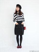 遠坂リンモデルのタイトスカートの着用例。