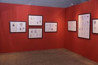 「オノ・ナツメ 1日1キャラクター展」の様子。