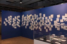 「オノ・ナツメ 1日1キャラクター展」の様子。